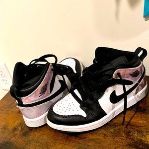 Nike Jordan 1 Black/Bleached Coral-white
